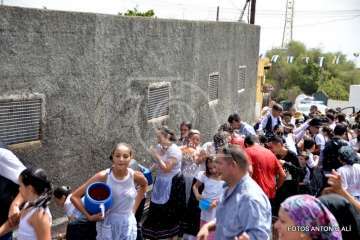 La X edición de la Traída Infantil del Agua, un éxito (Foto Antonio Alí)